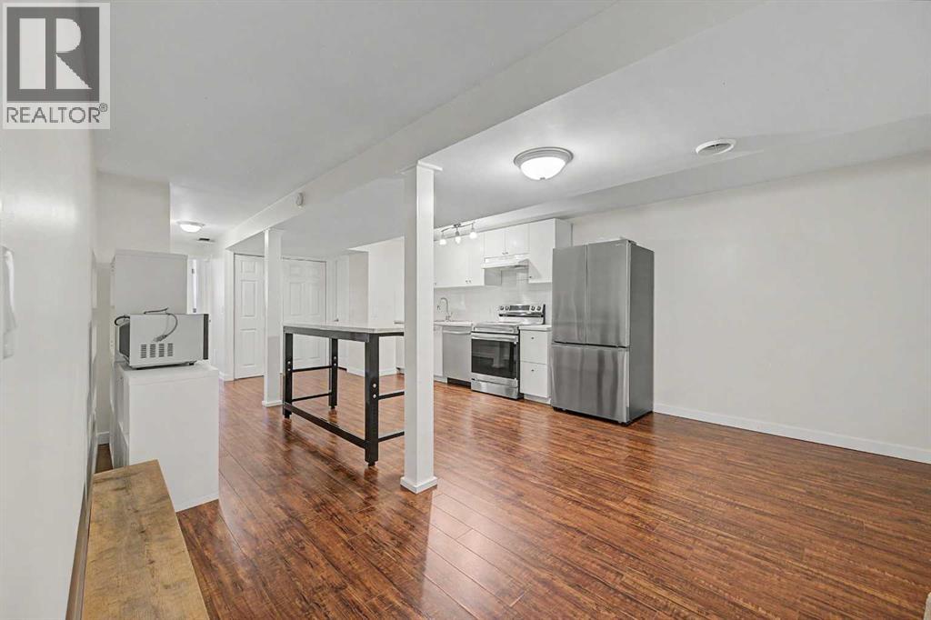6322 37 Street SW - 21