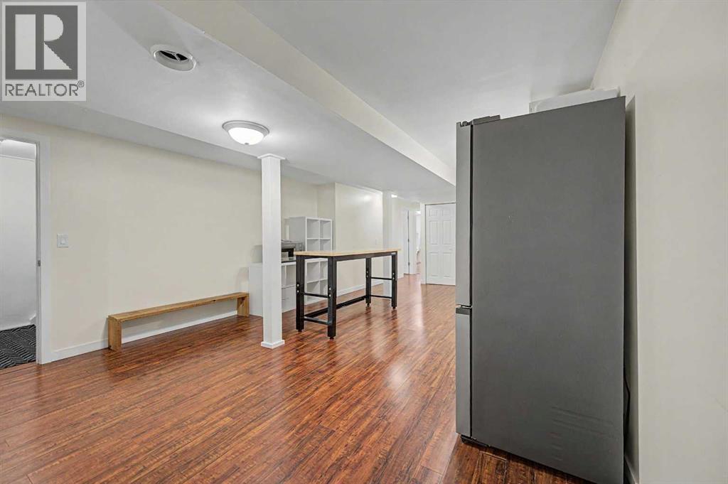 6322 37 Street SW - 22