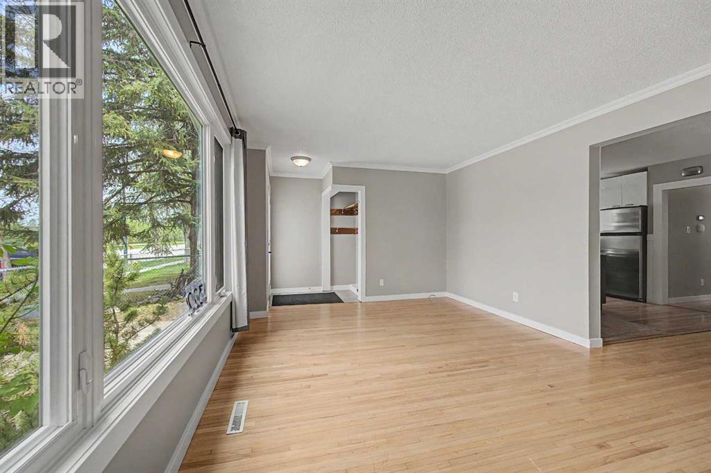 6322 37 Street SW - 4