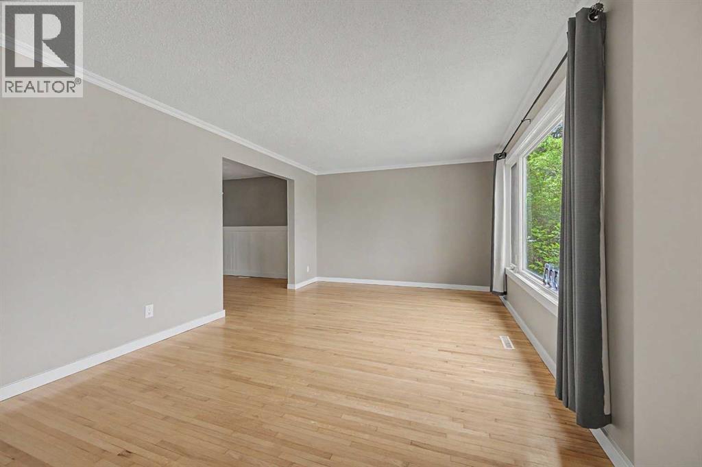 6322 37 Street SW - 5
