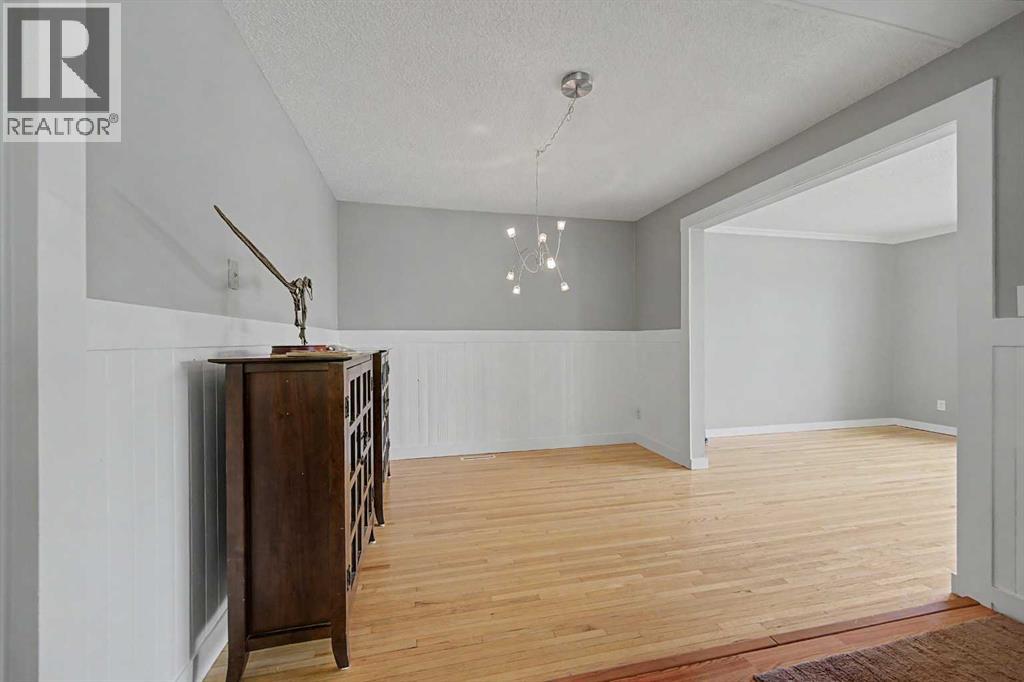 6322 37 Street SW - 9