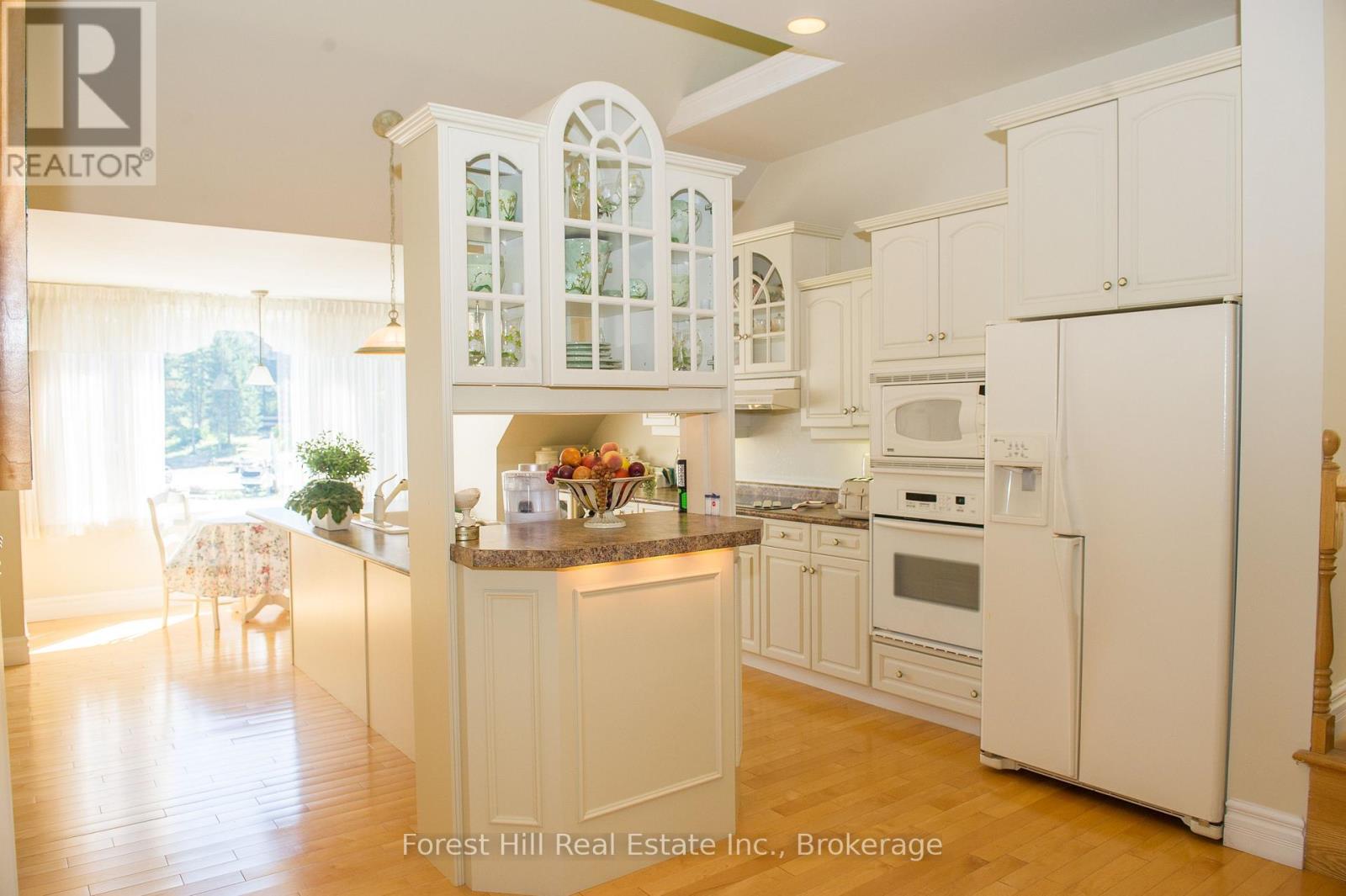 1066 MAIN STREET - 6