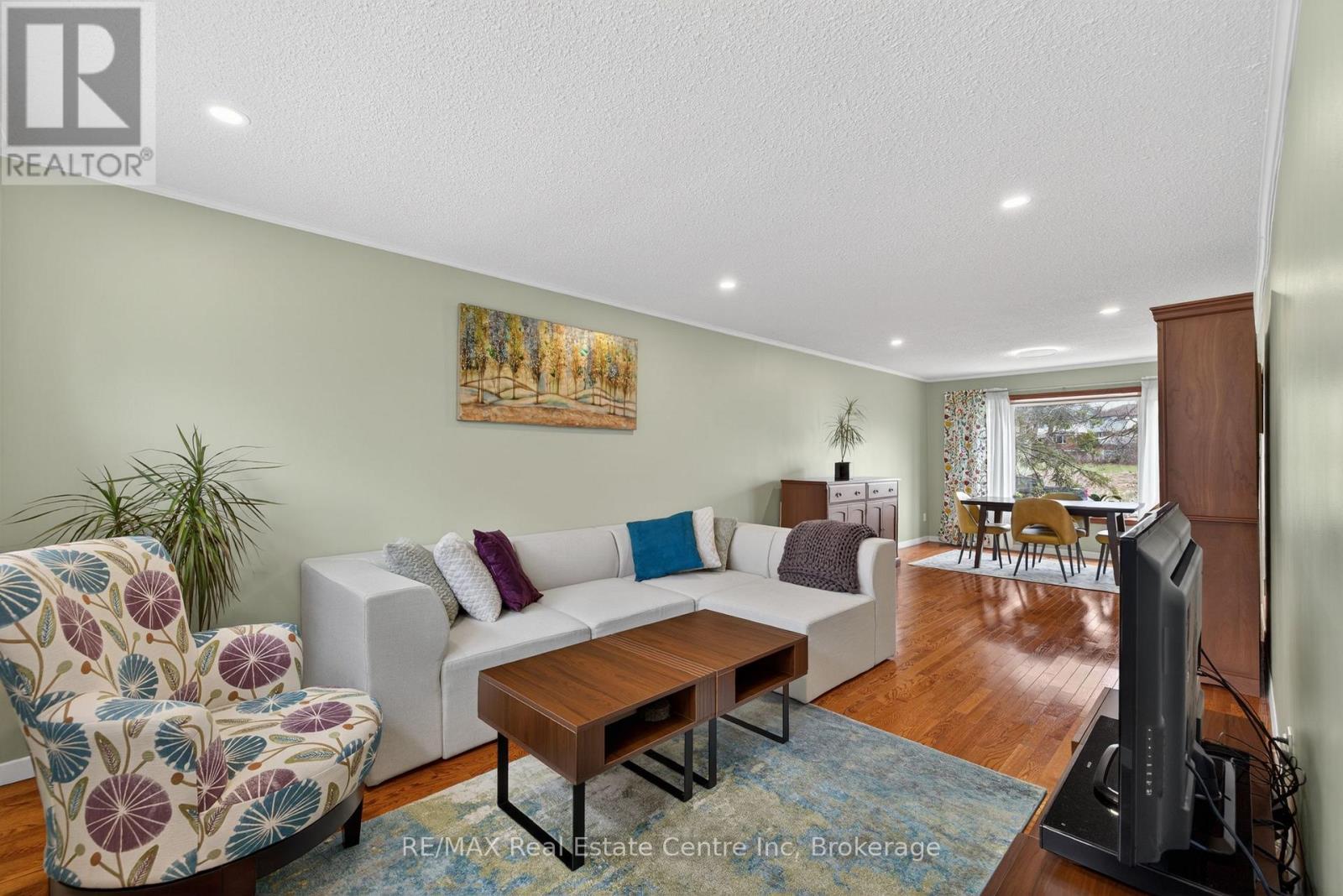 #173 295 WATER STREET - 13