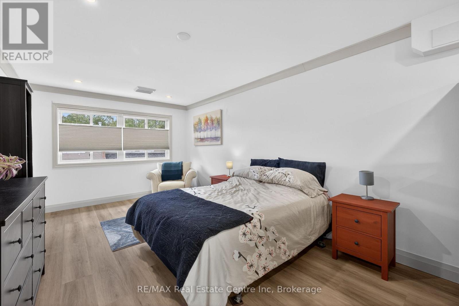 #173 295 WATER STREET - 17