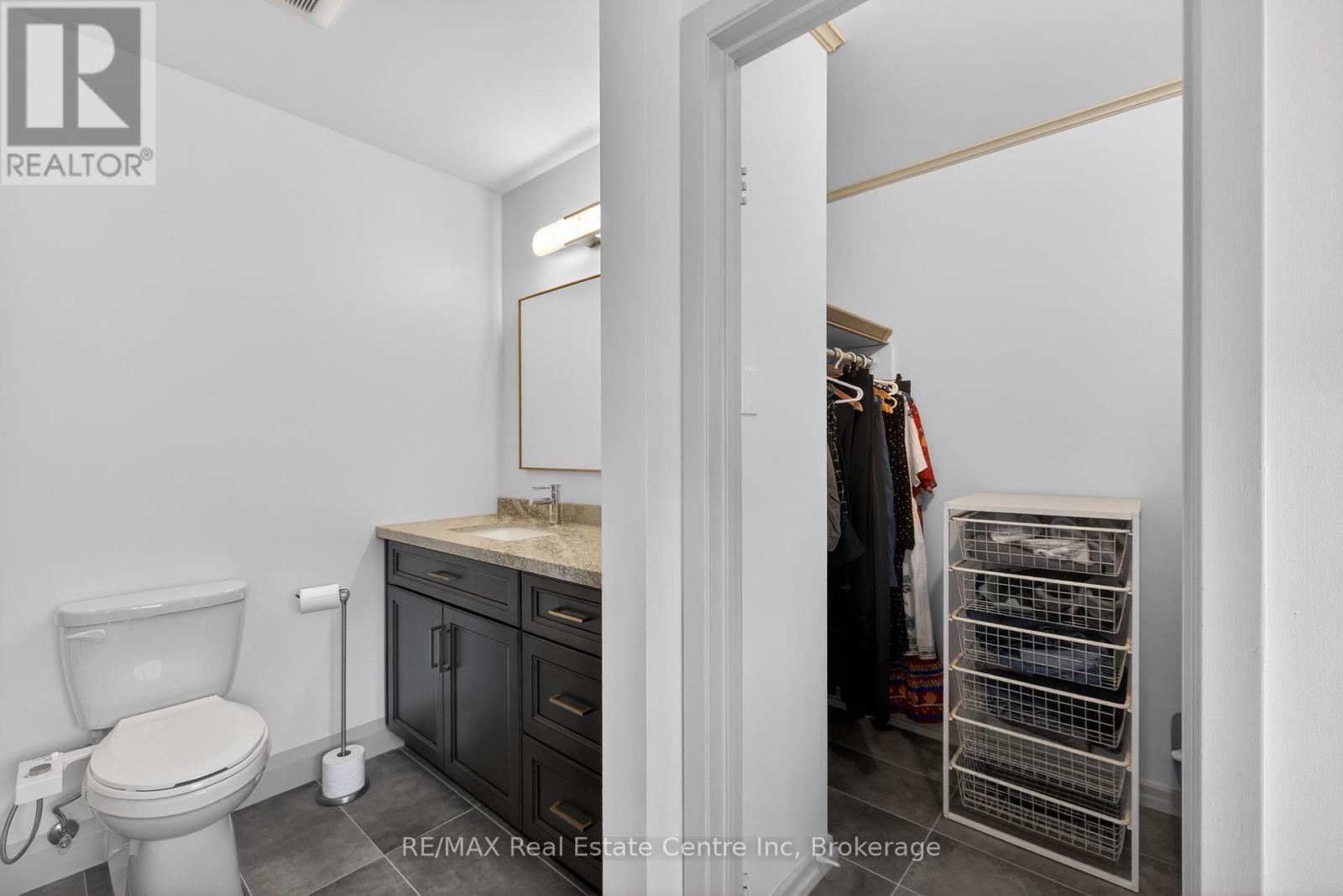#173 295 WATER STREET - 31
