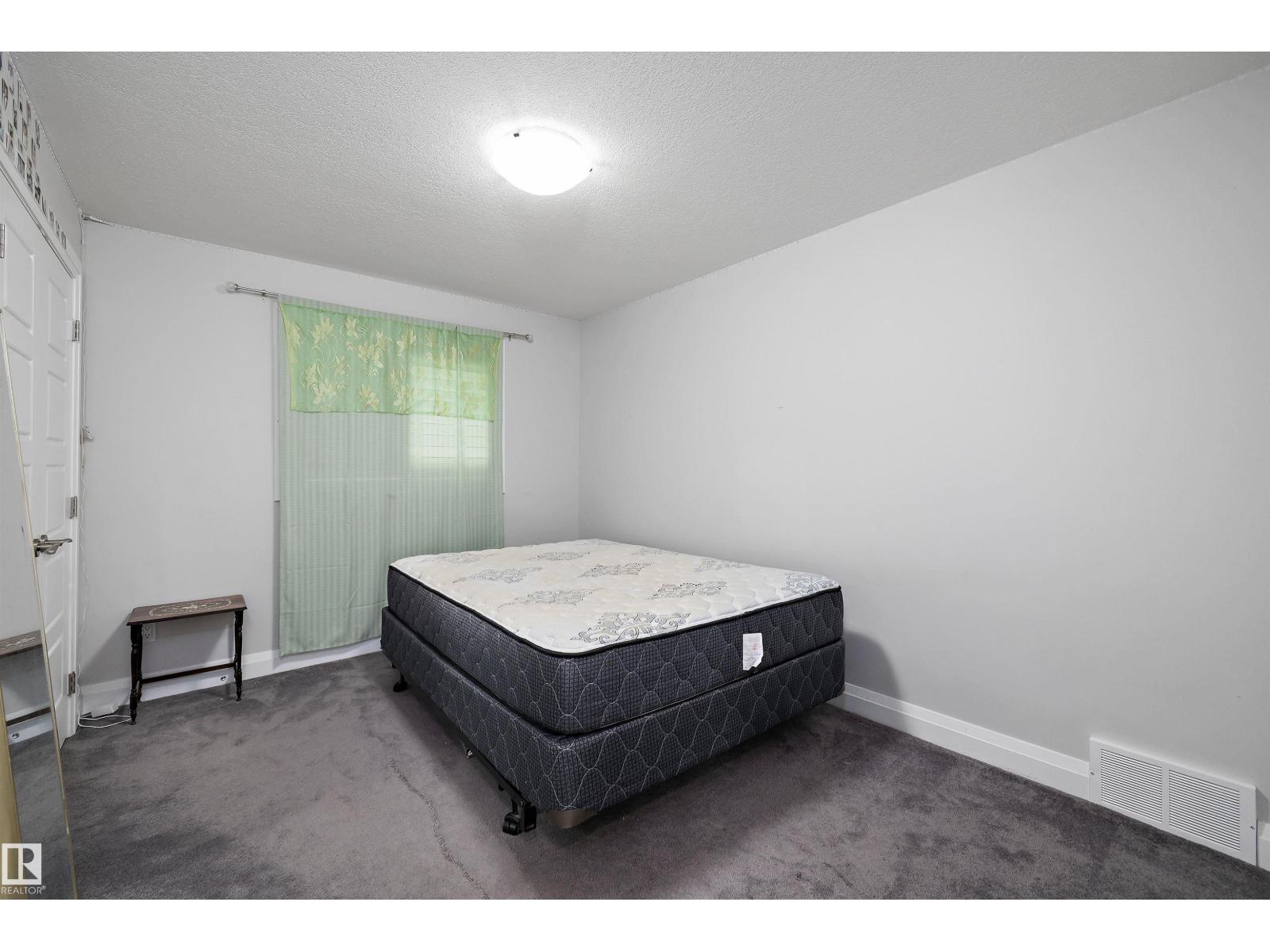 16758 62 ST NW - 30