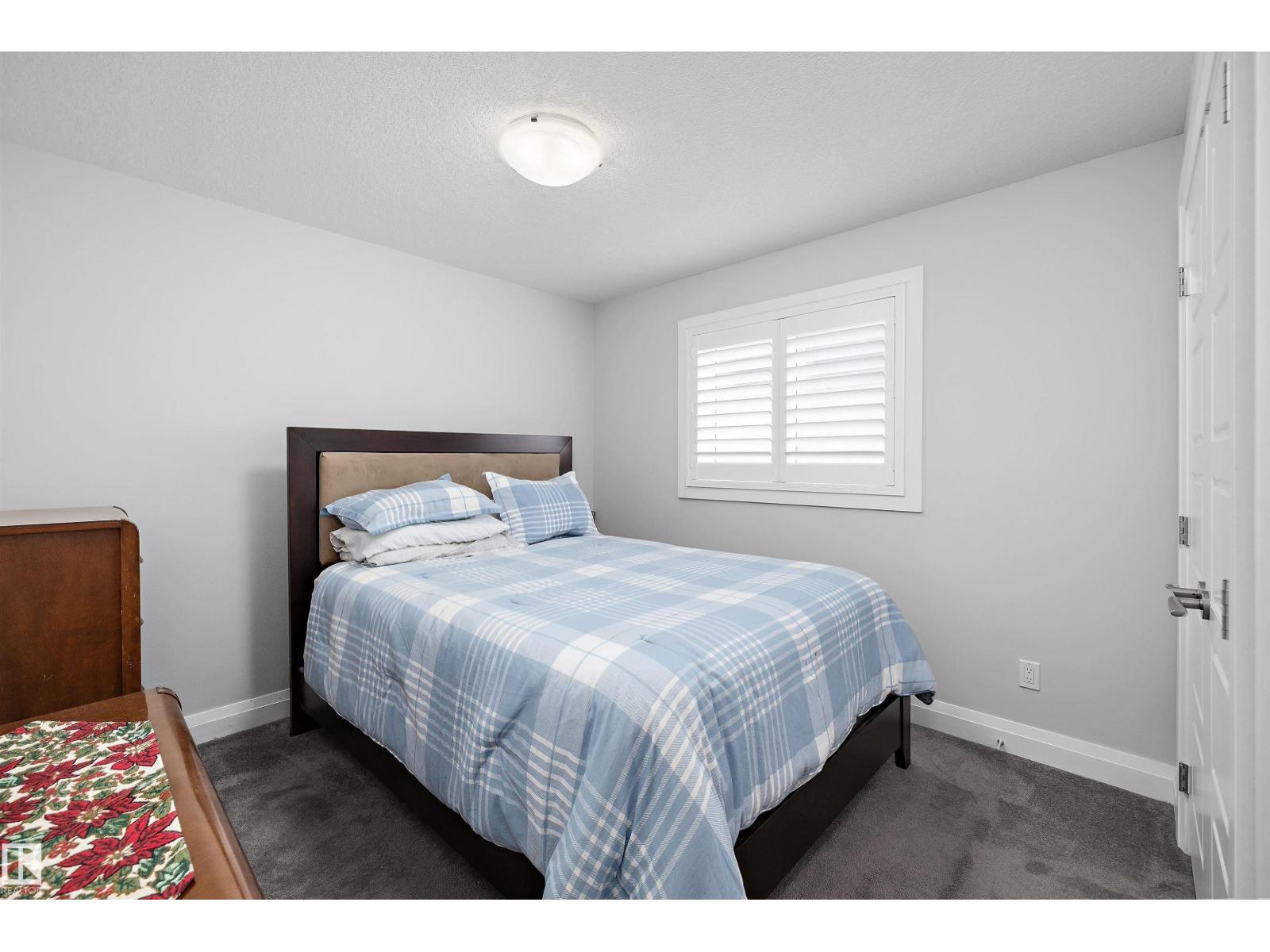 16758 62 ST NW - 32