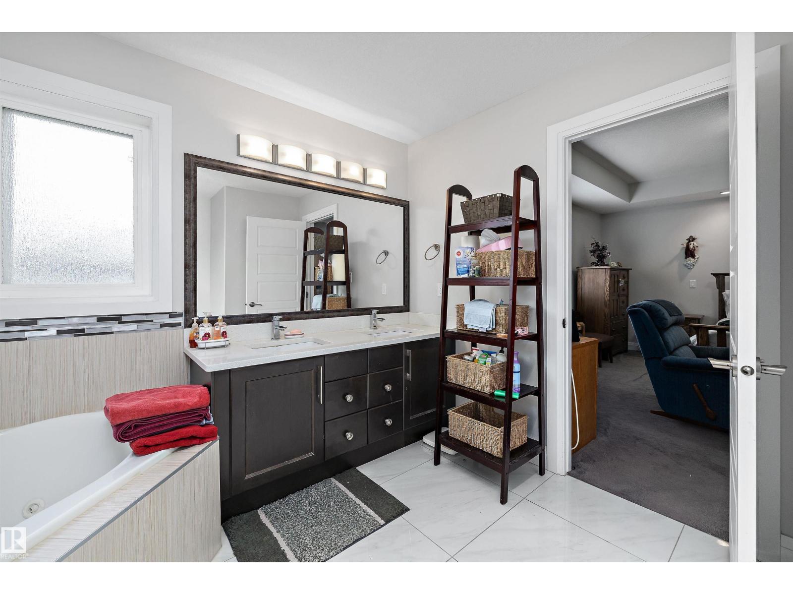 16758 62 ST NW - 39