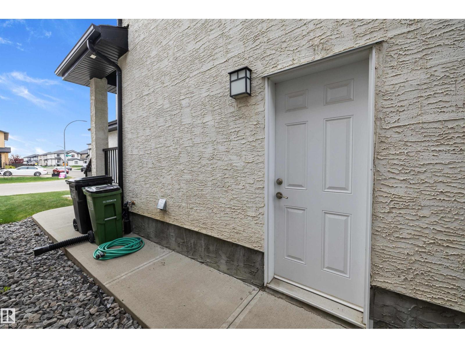 16758 62 ST NW - 47