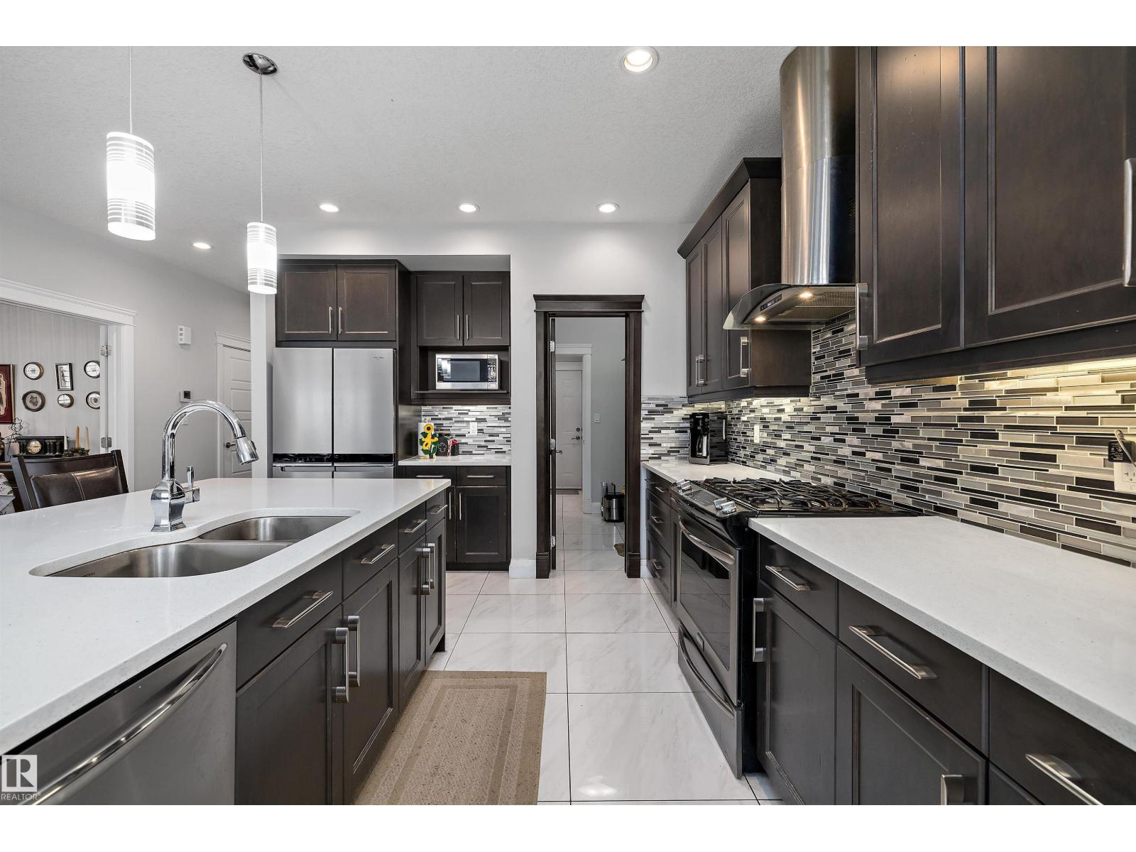 16758 62 ST NW - 9