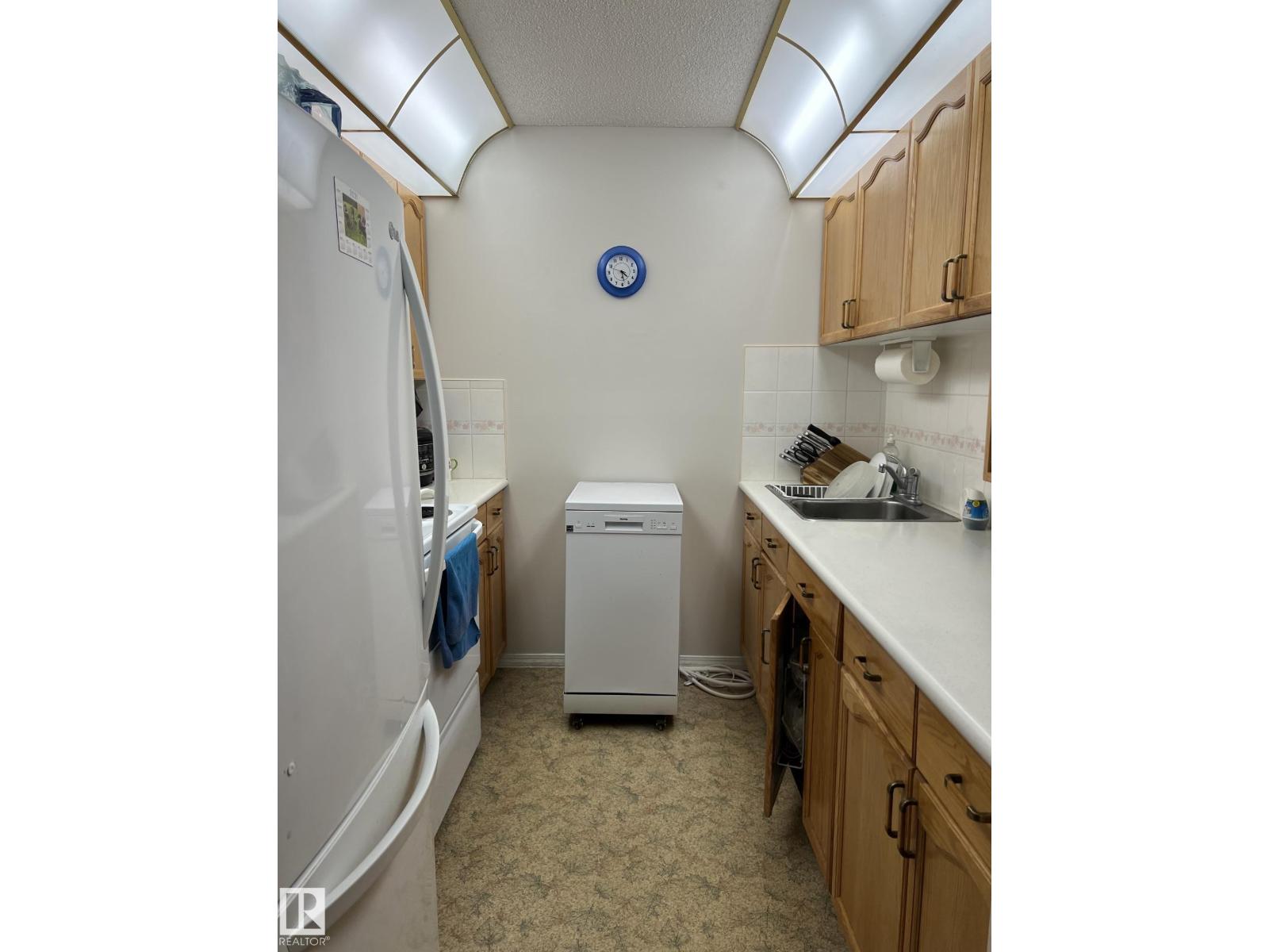 #207 18012 95 AV NW - 6