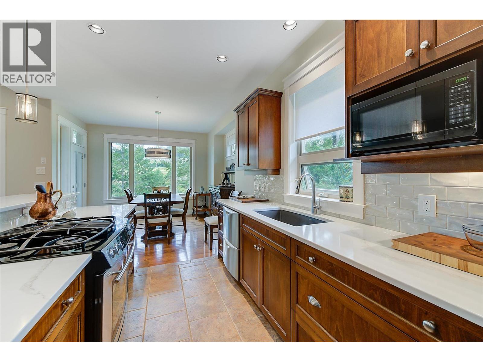 210 Dormie Place, Vernon