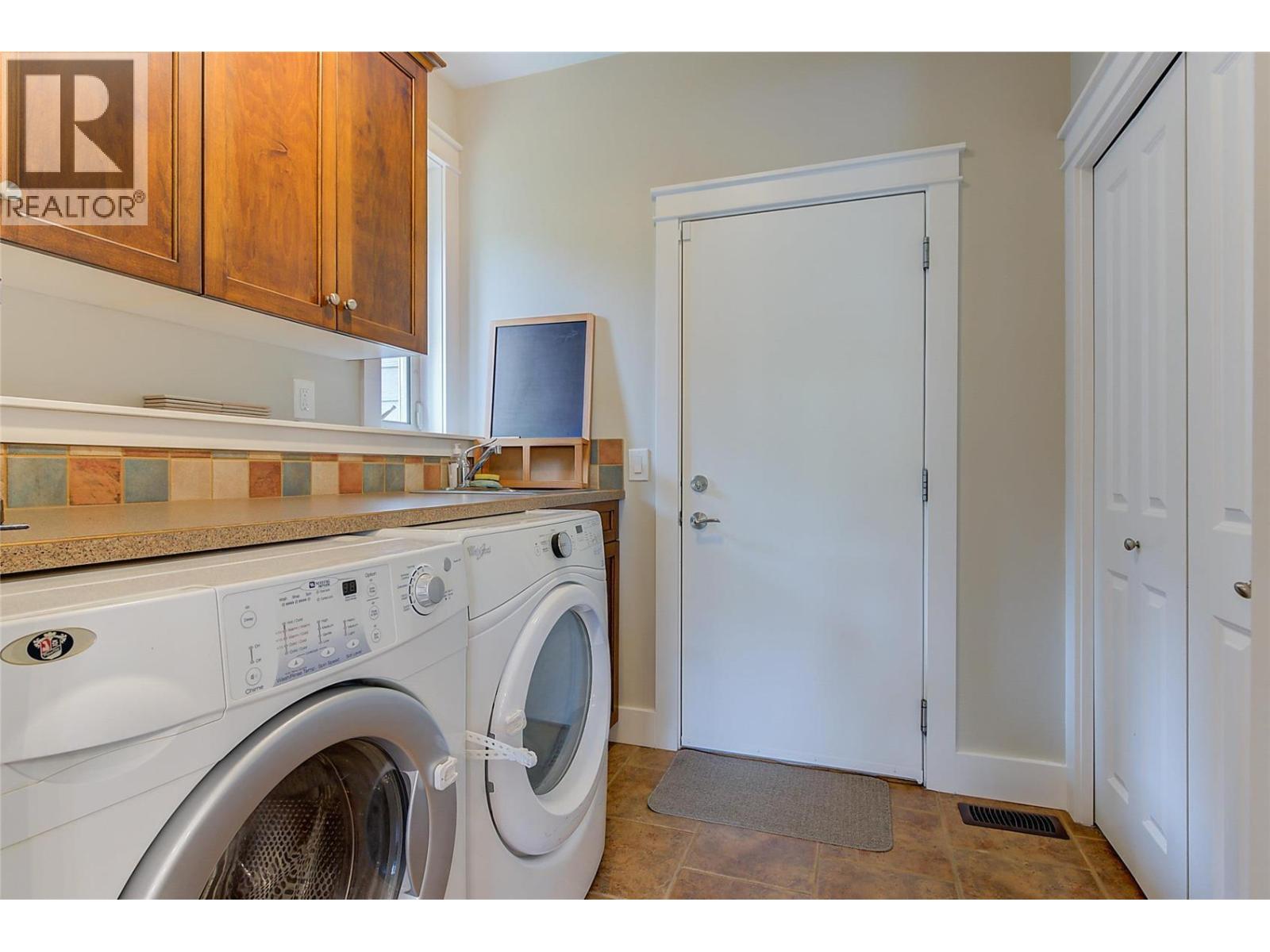 210 Dormie Place, Vernon