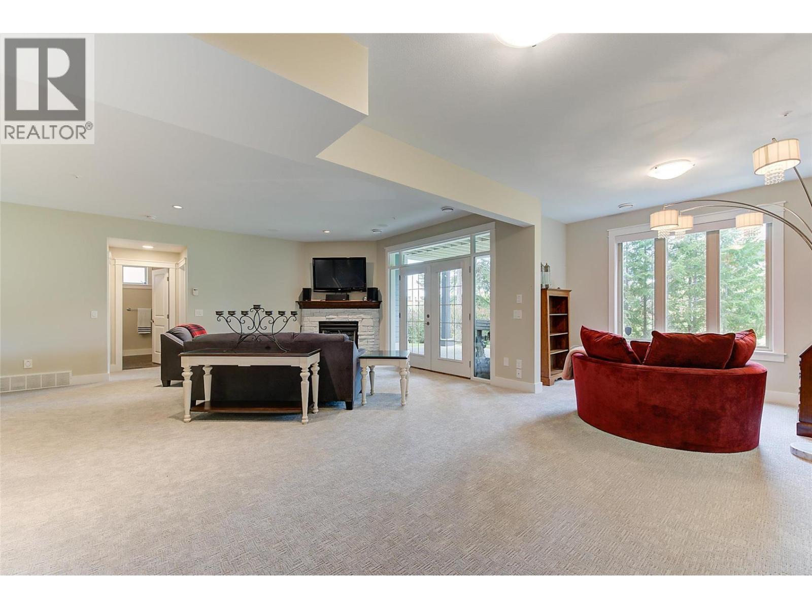 210 Dormie Place, Vernon