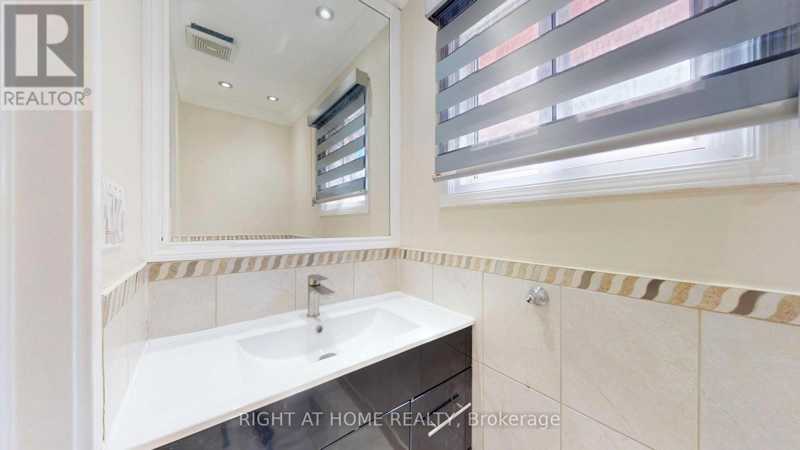 9 HANIA TERRACE - 11