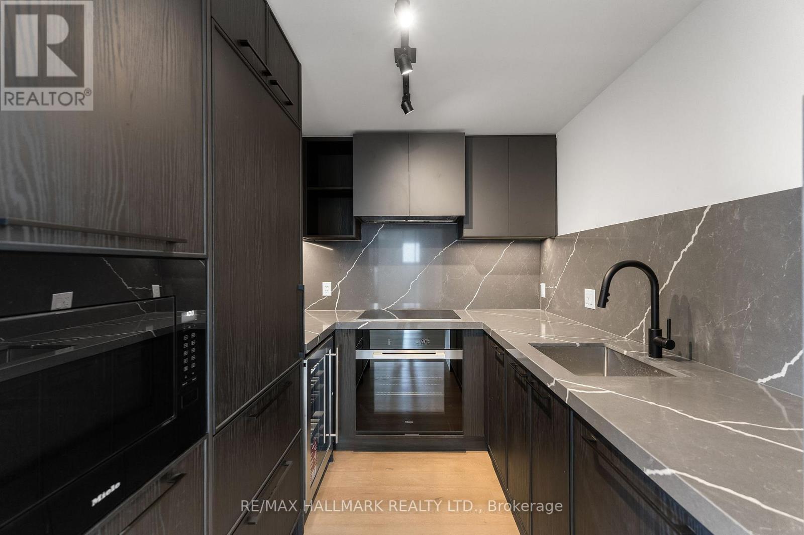 #1113 1050 EASTERN AVENUE - 8