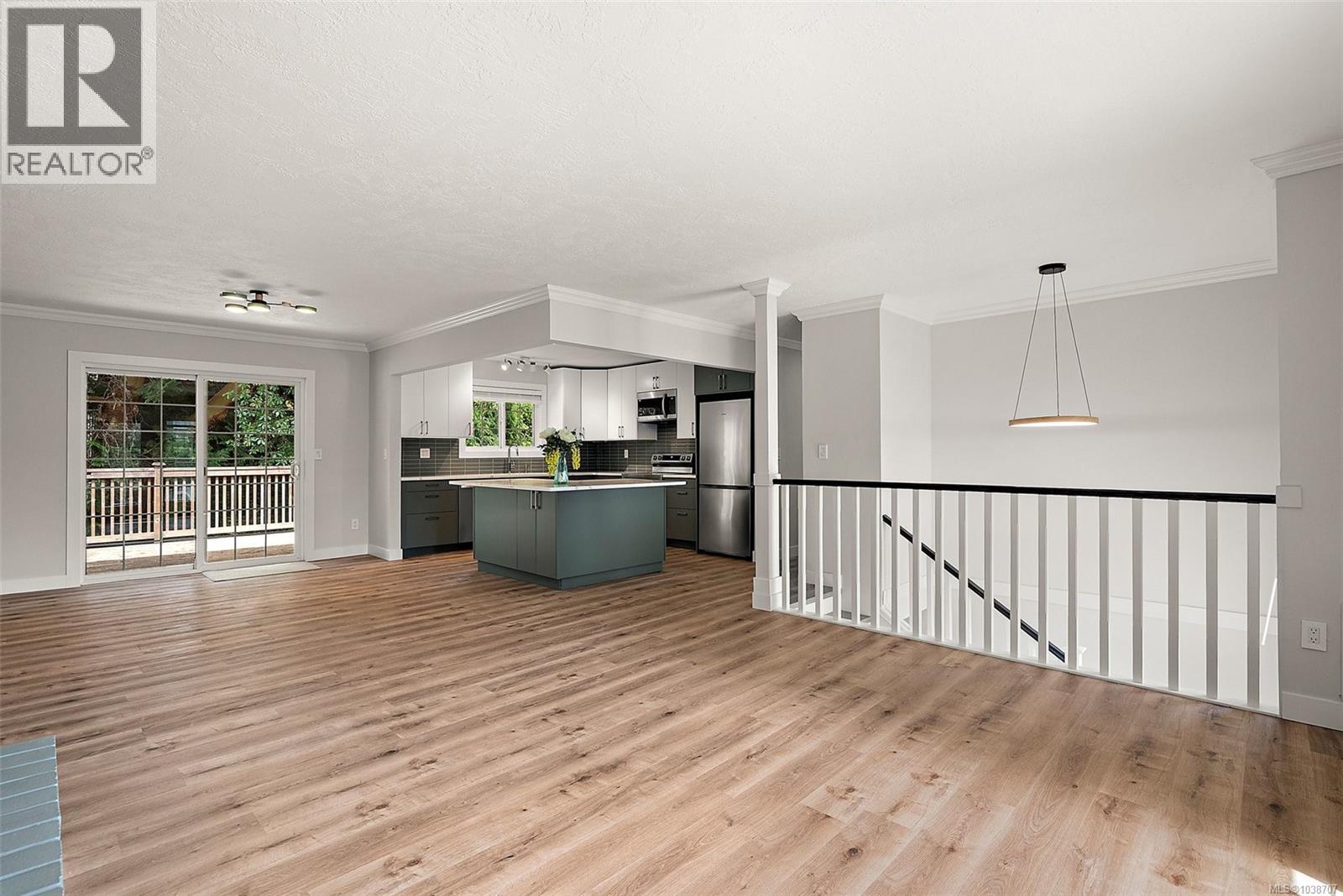 3042 Shoreview Dr - 10