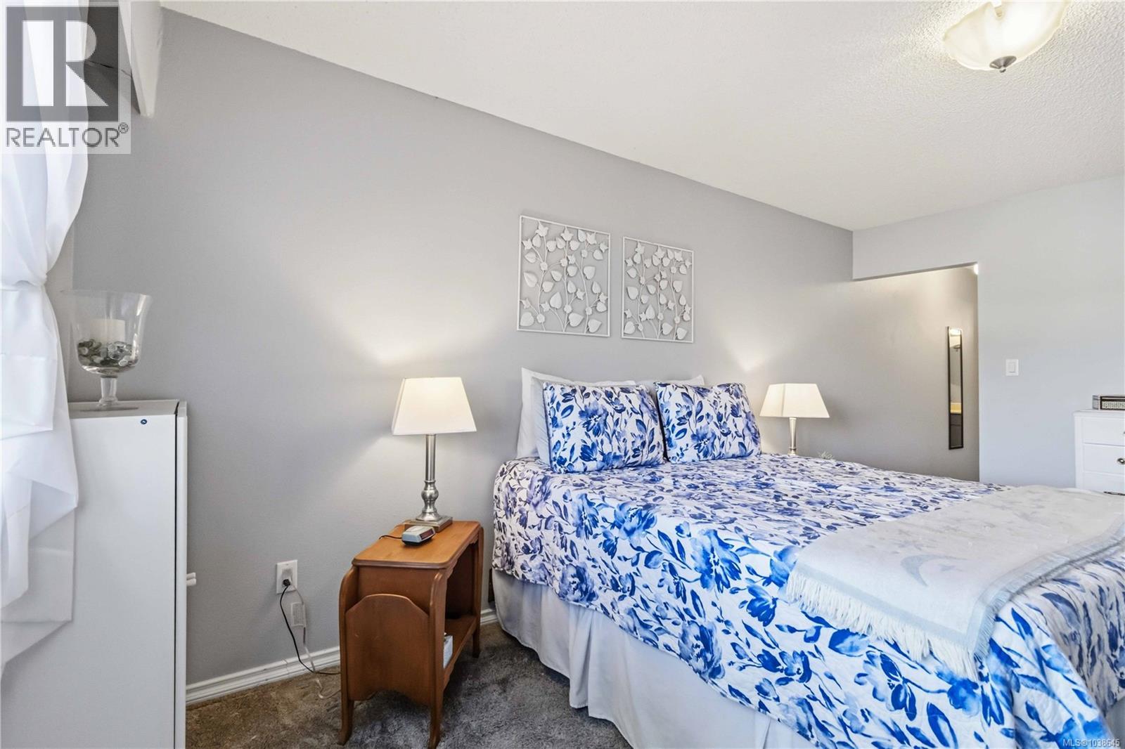 #203 1665 Oak Bay Ave - 27