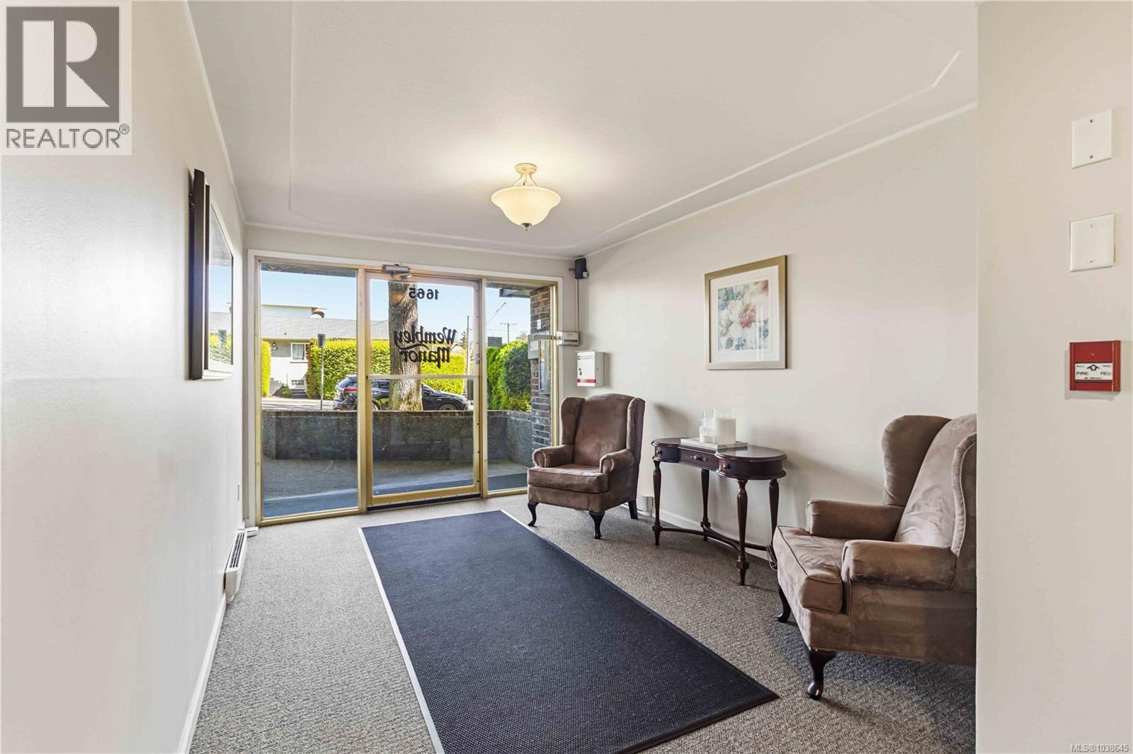 #203 1665 Oak Bay Ave - 6