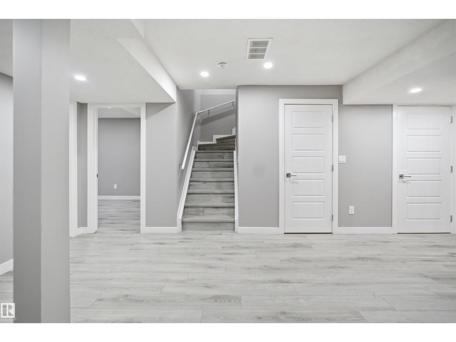1234 DANIELS CR SW - 32
