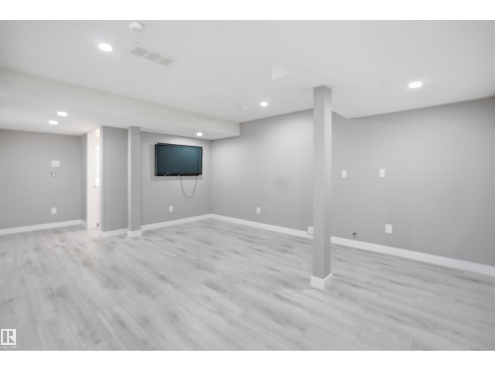 1234 DANIELS CR SW - 33