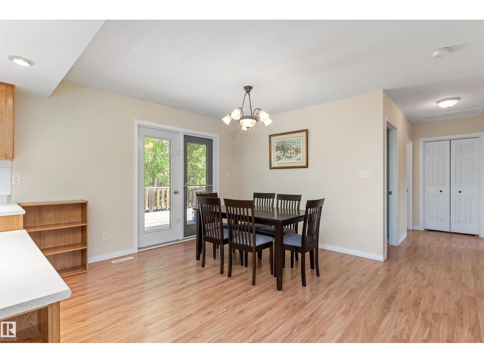 #10 52510 RGE ROAD 20 - 10