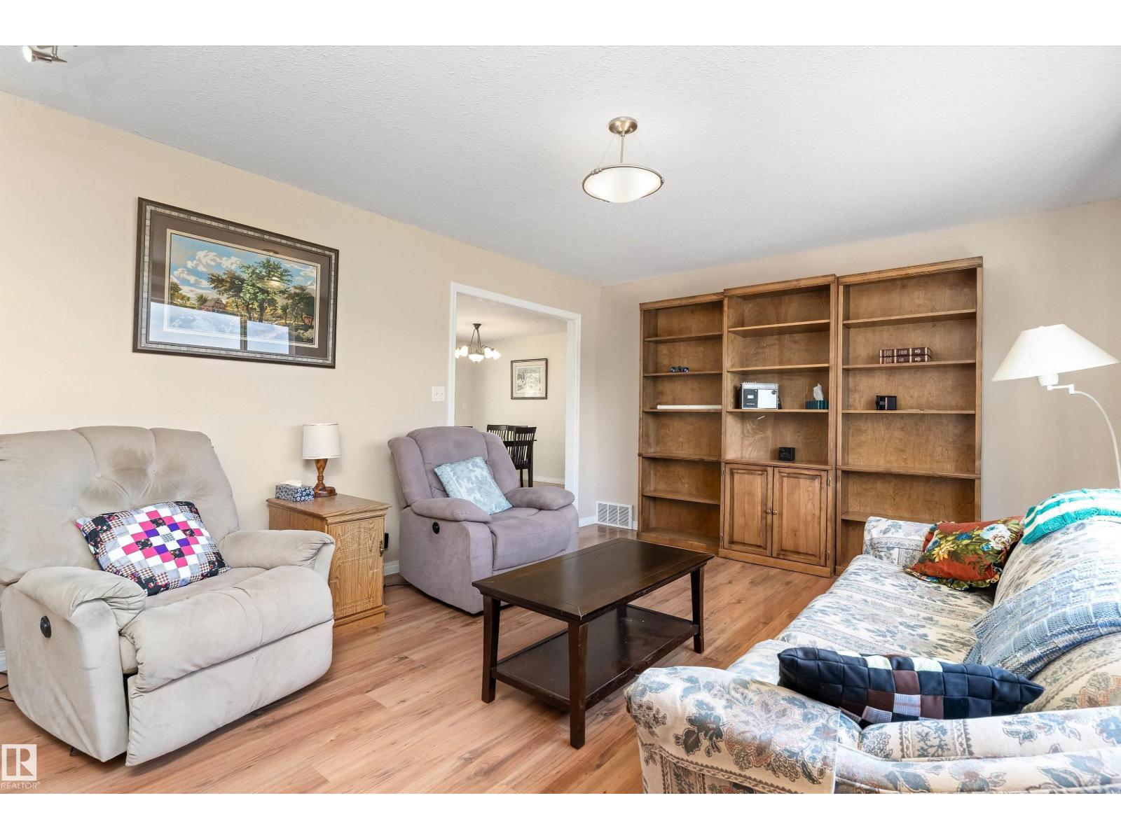 #10 52510 RGE ROAD 20 - 16