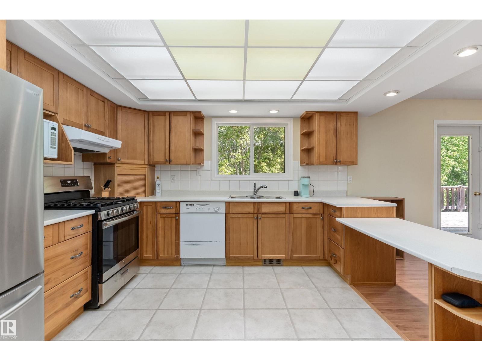 #10 52510 RGE ROAD 20 - 5