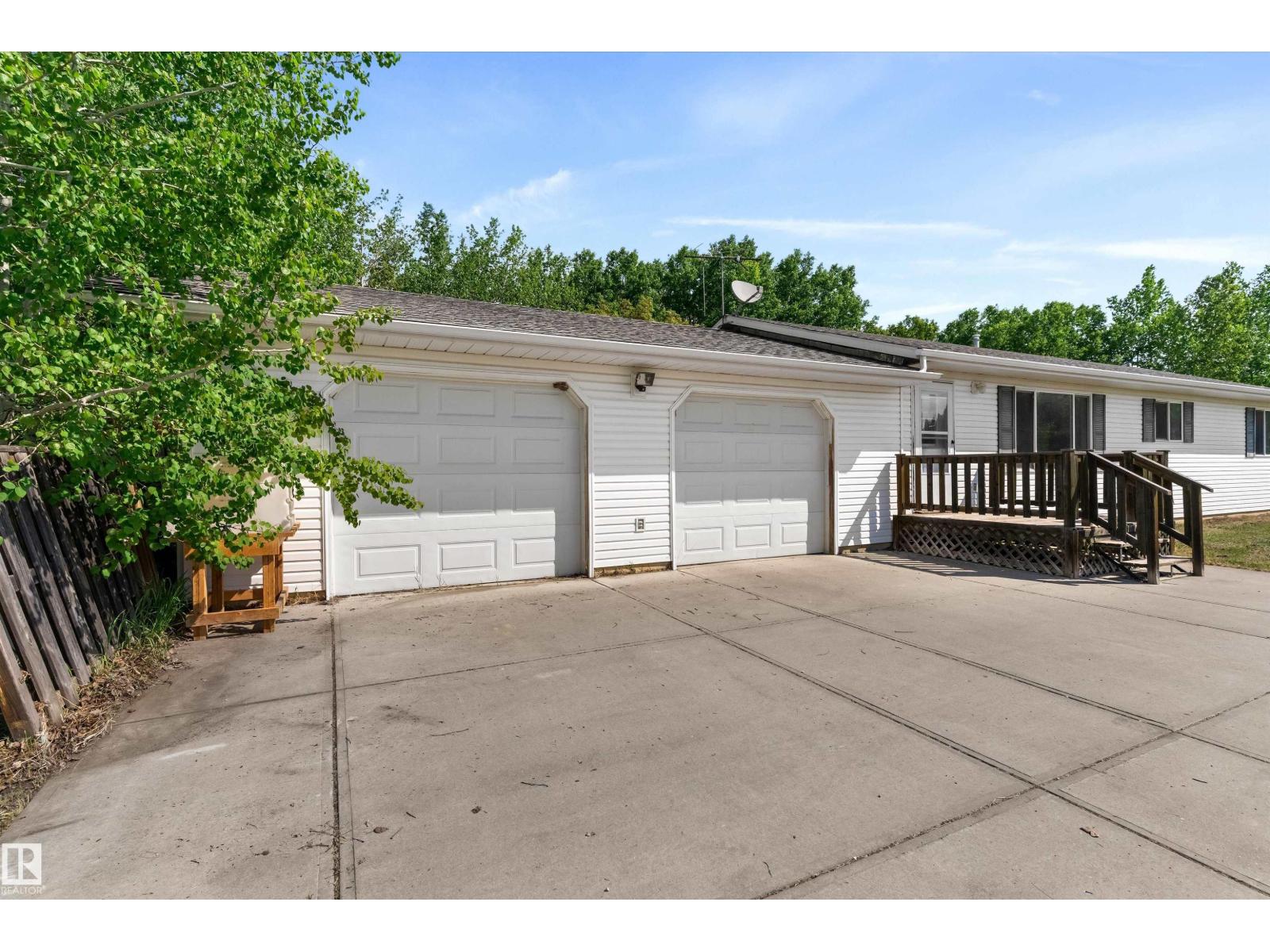 #10 52510 RGE ROAD 20 - 51