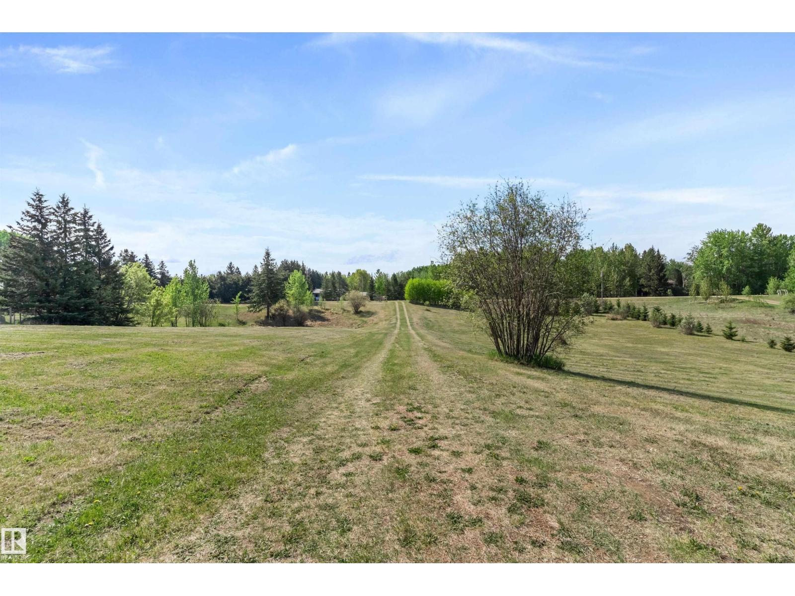 #10 52510 RGE ROAD 20 - 52