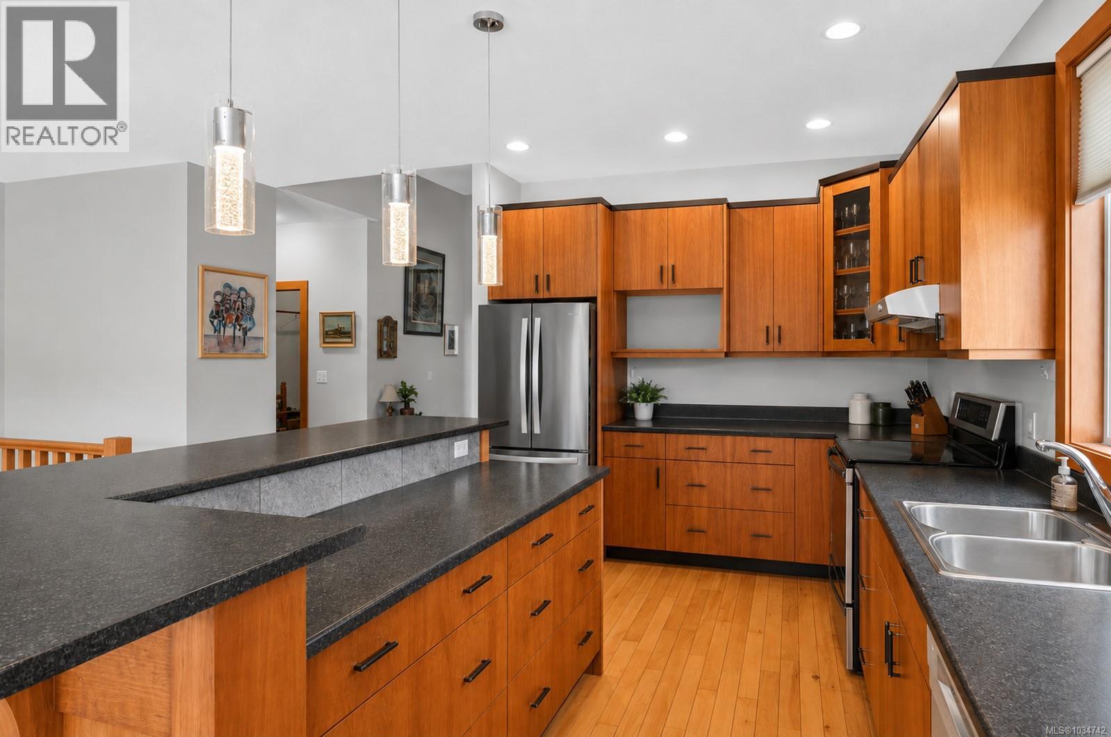 5160 Cowichan Lake Rd - 8
