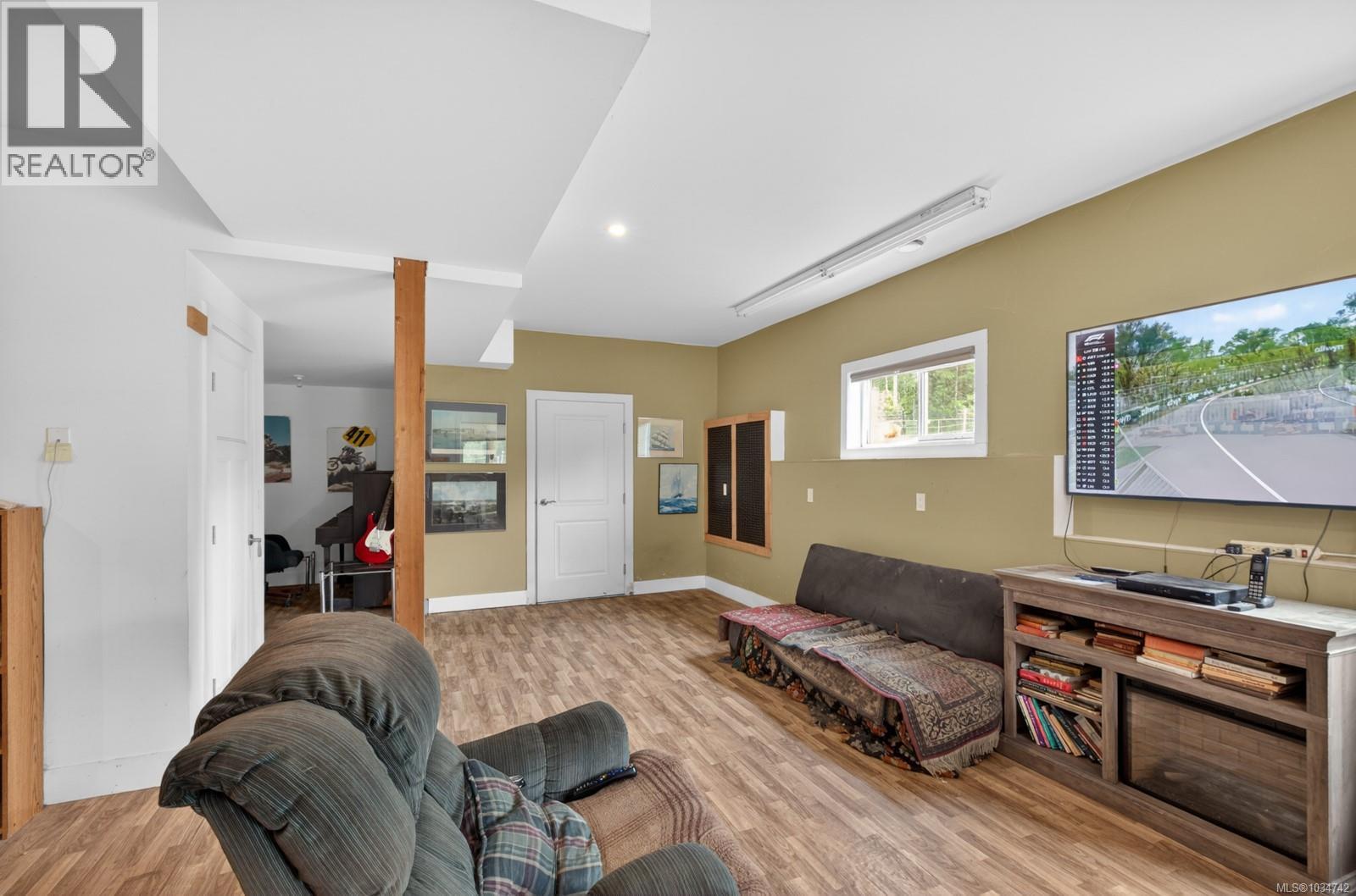 5160 Cowichan Lake Rd - 35