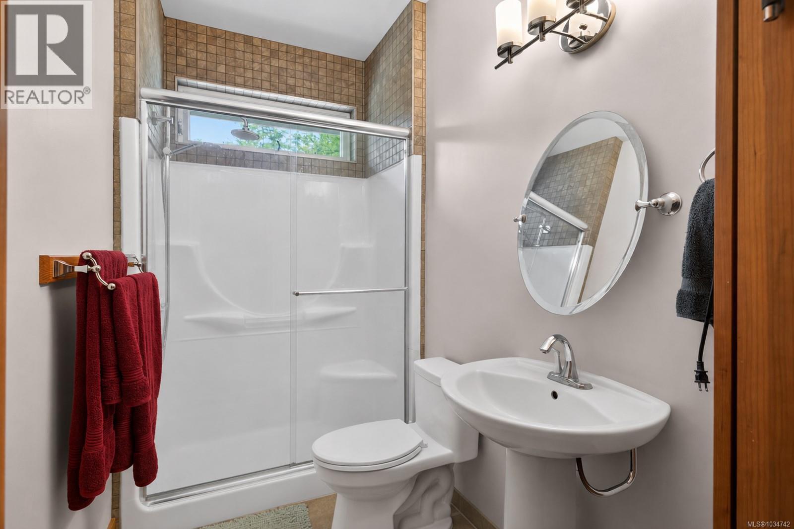 5160 Cowichan Lake Rd - 23