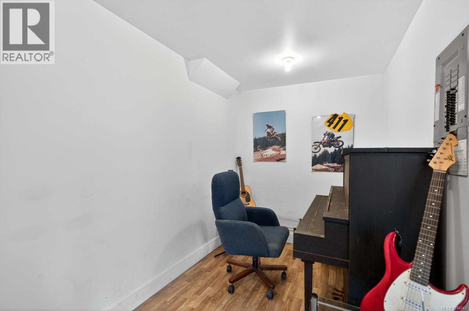 5160 Cowichan Lake Rd - 36