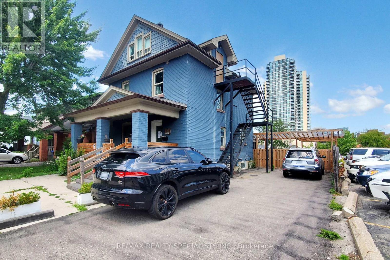 8 MILL STREET N - 2