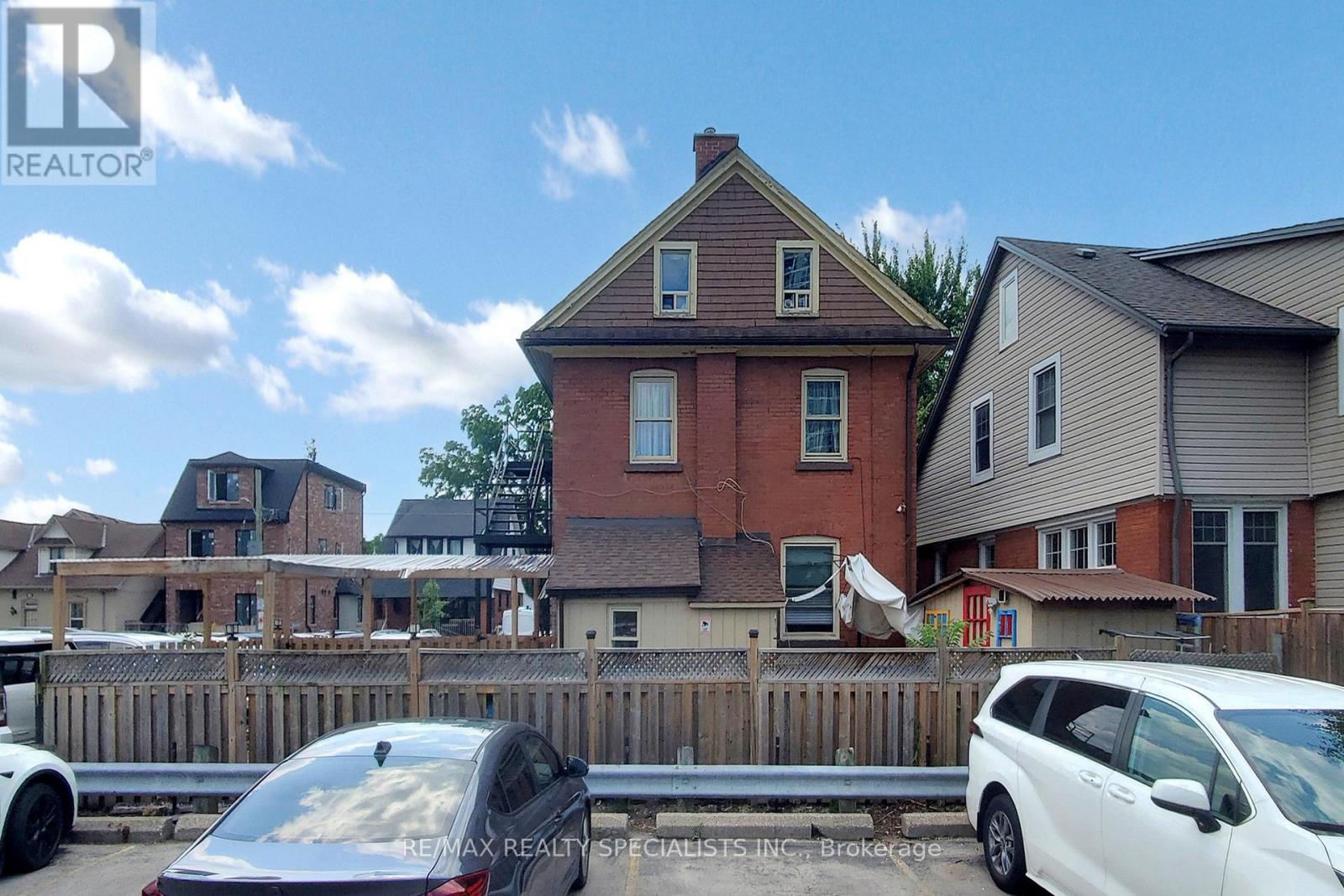 8 MILL STREET N - 28
