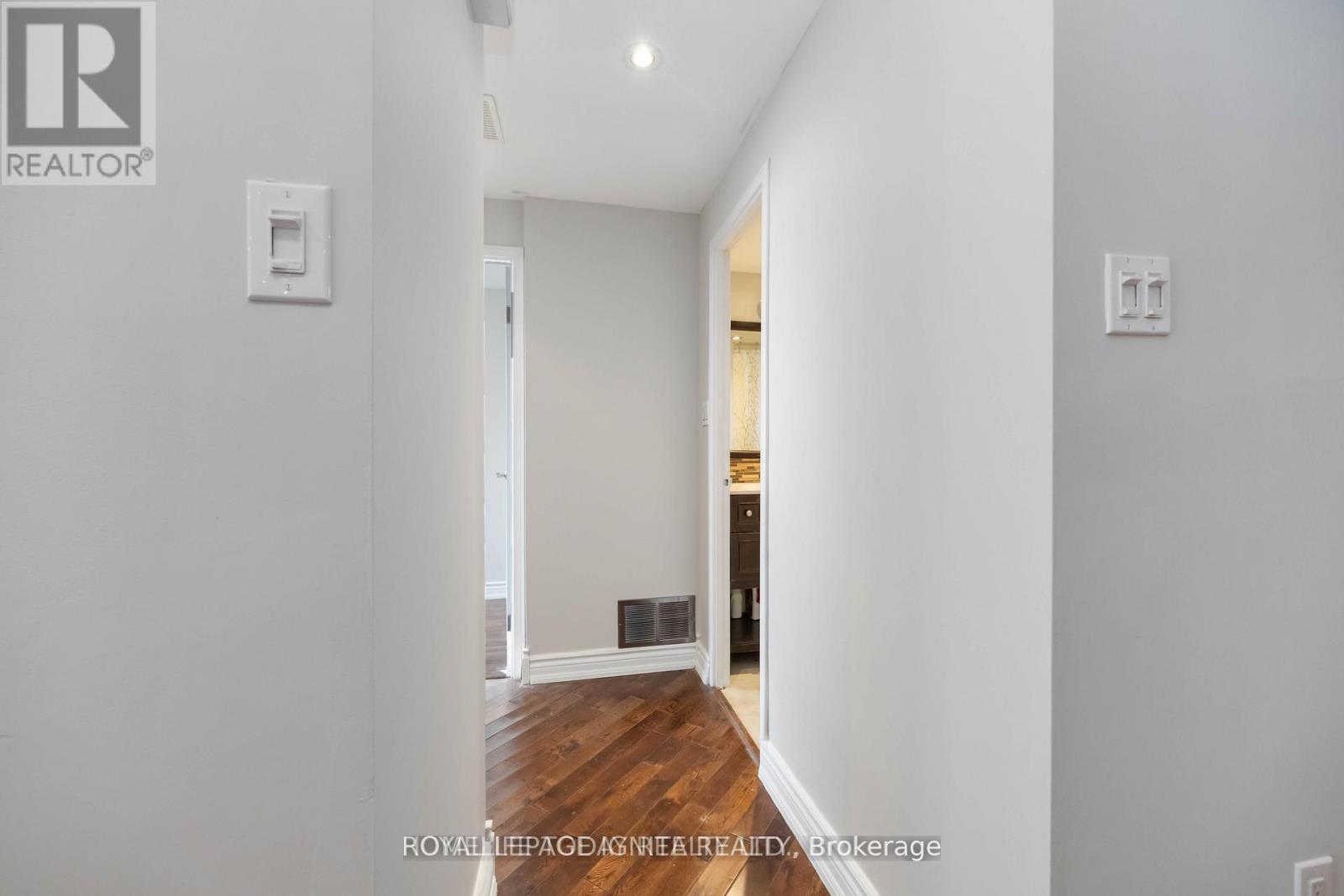 #1603 330 DIXON ROAD - 21