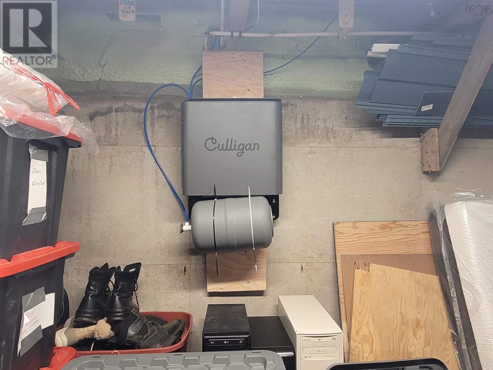 Property 22 of 38 of 83 South Street