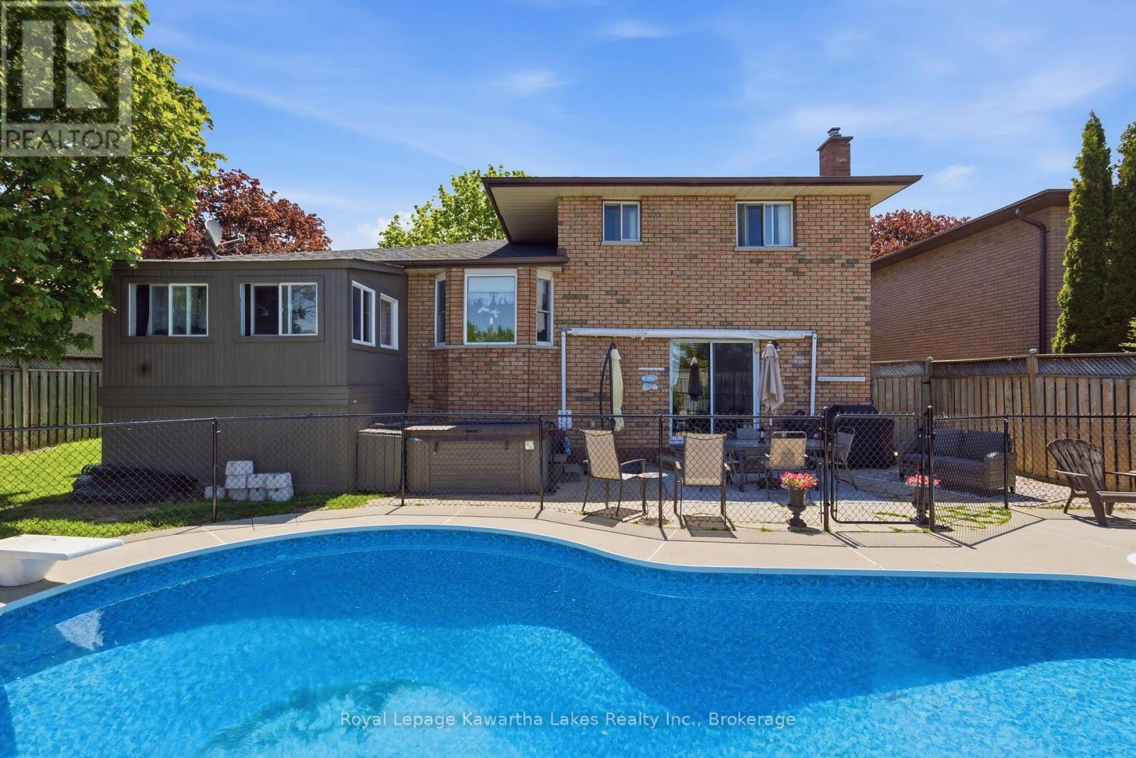 32 ANDREW DRIVE - 42
