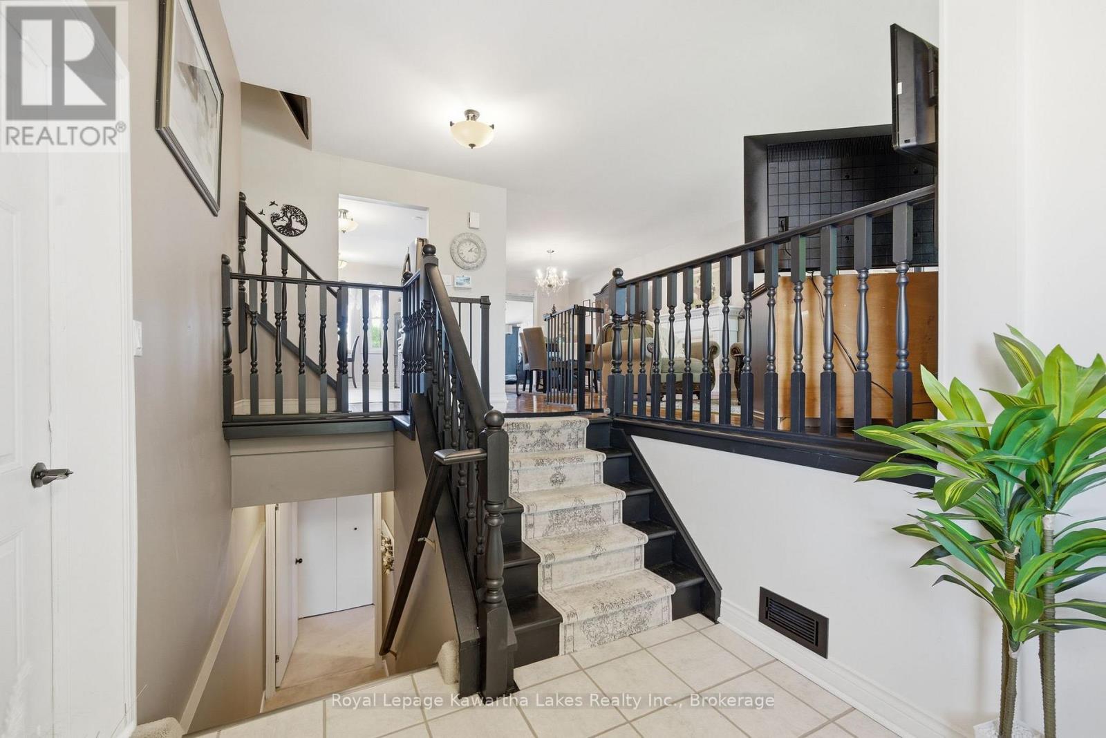 32 ANDREW DRIVE - 8