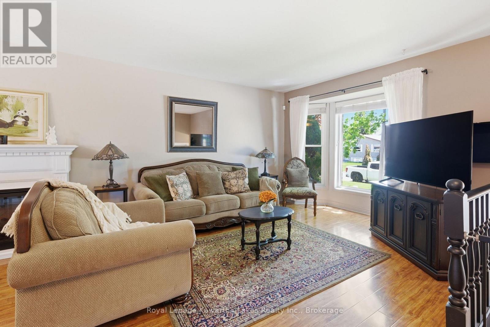 32 ANDREW DRIVE - 9