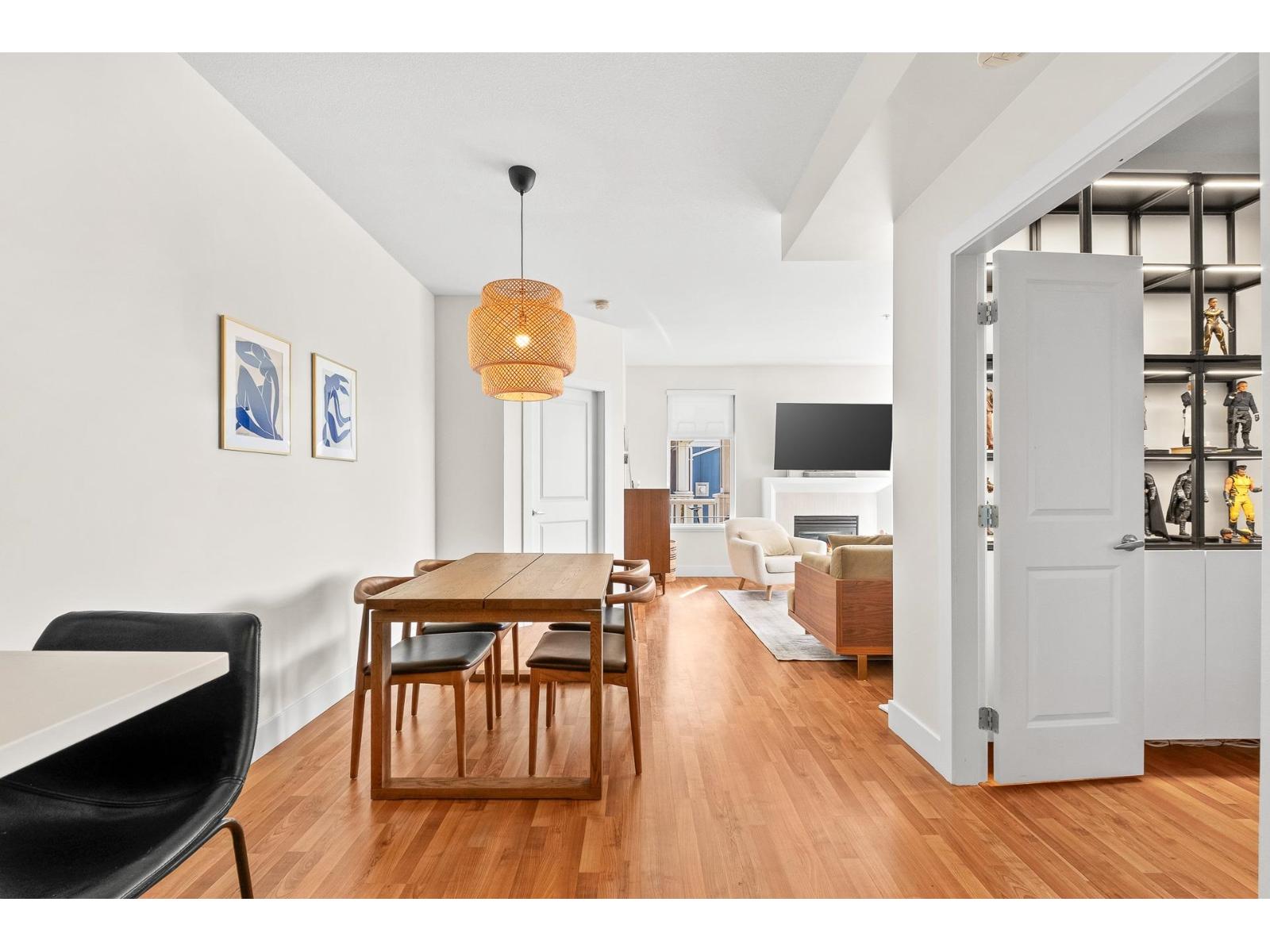 314 15368 16A AVENUE, Surrey