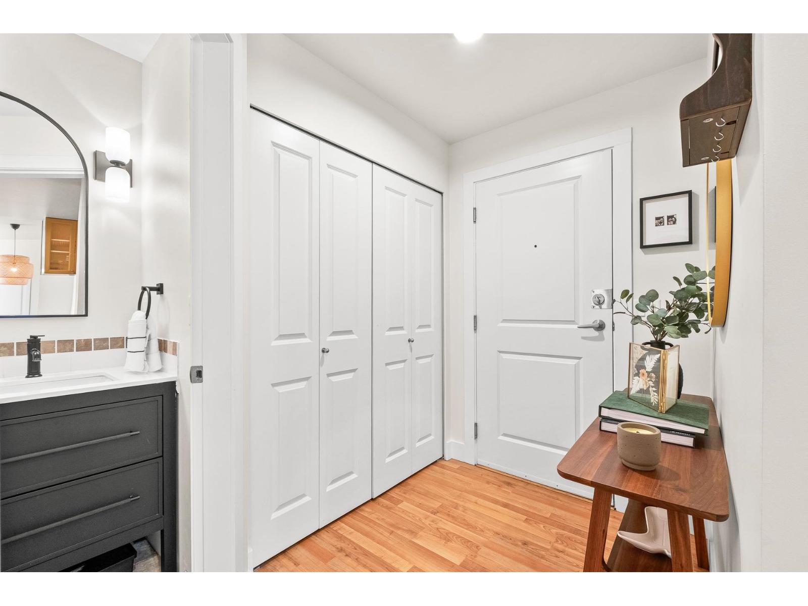 314 15368 16A AVENUE, Surrey