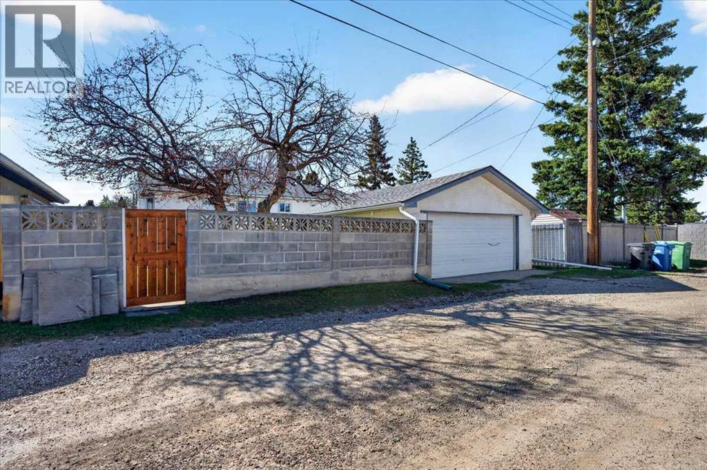 332 Whitney Crescent SE - 42