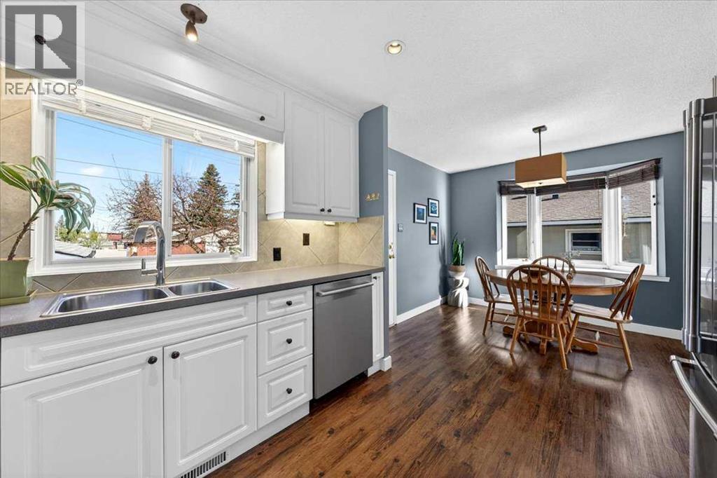 332 Whitney Crescent SE - 19