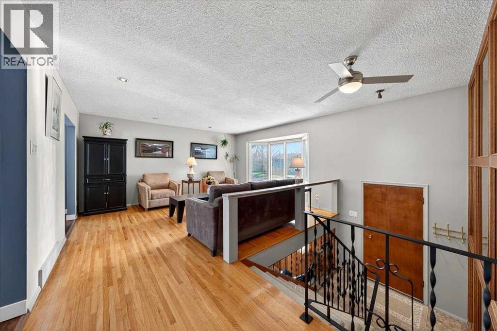 332 Whitney Crescent SE - 8