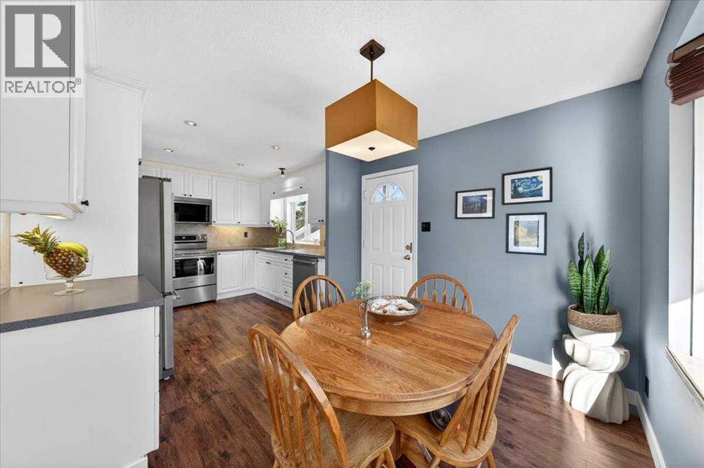 332 Whitney Crescent SE - 13
