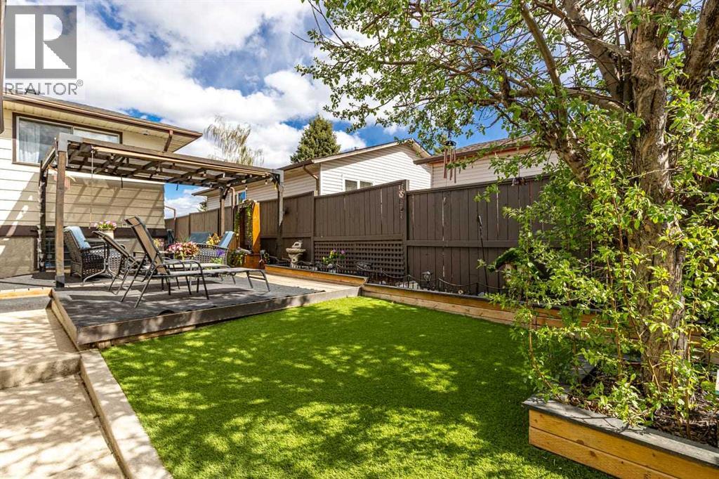 28 Beddington Crescent NE - 42