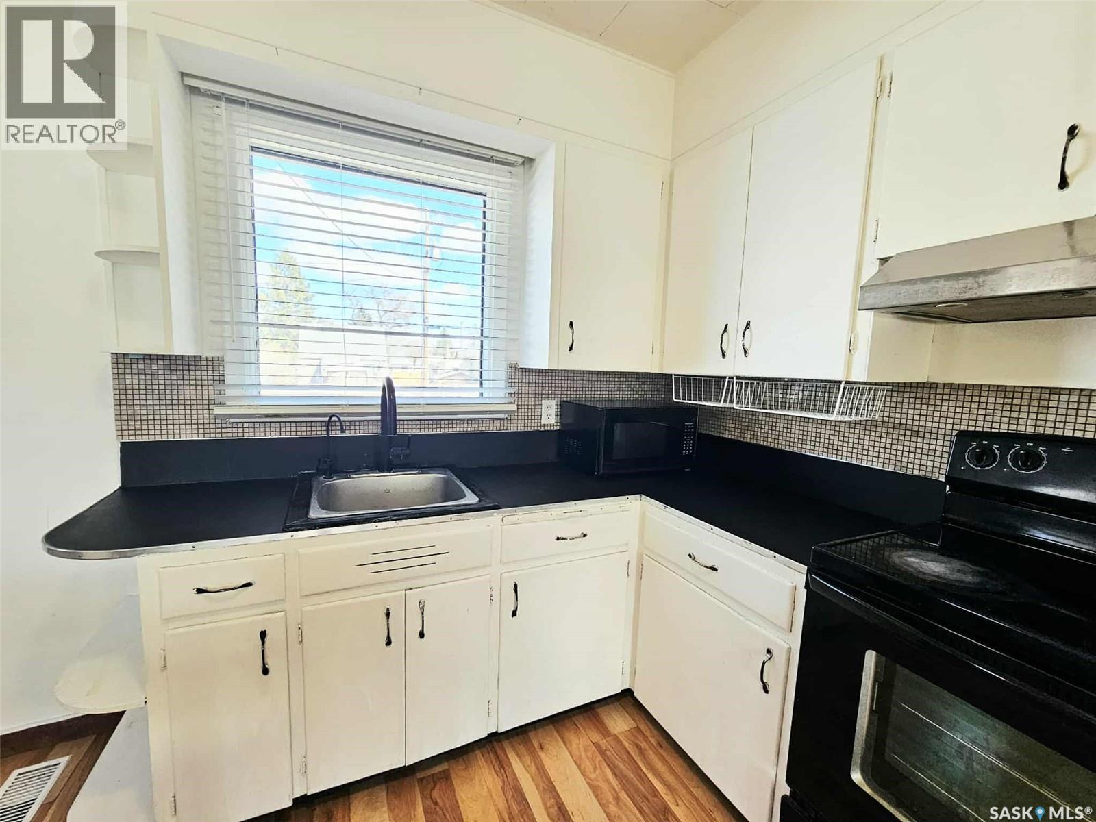 35 Reaman AVENUE - 10