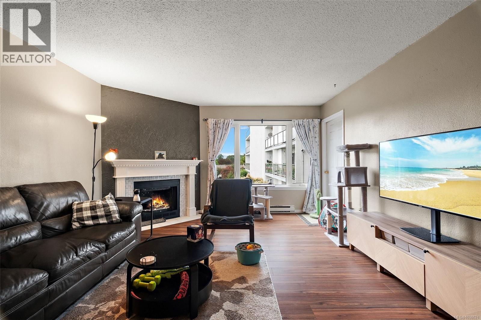#211 290 Regina Ave - 3